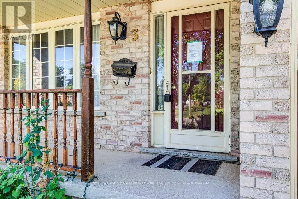 3 CORA DRIVE — photo 5 of 48