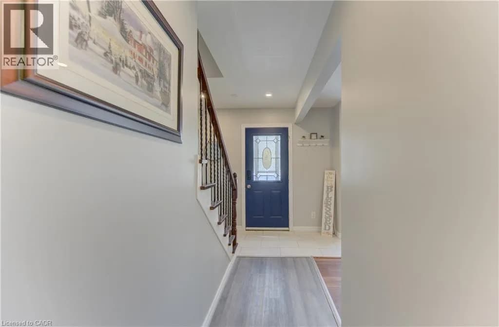 80 GLEN AVON Crescent — photo 4 of 23
