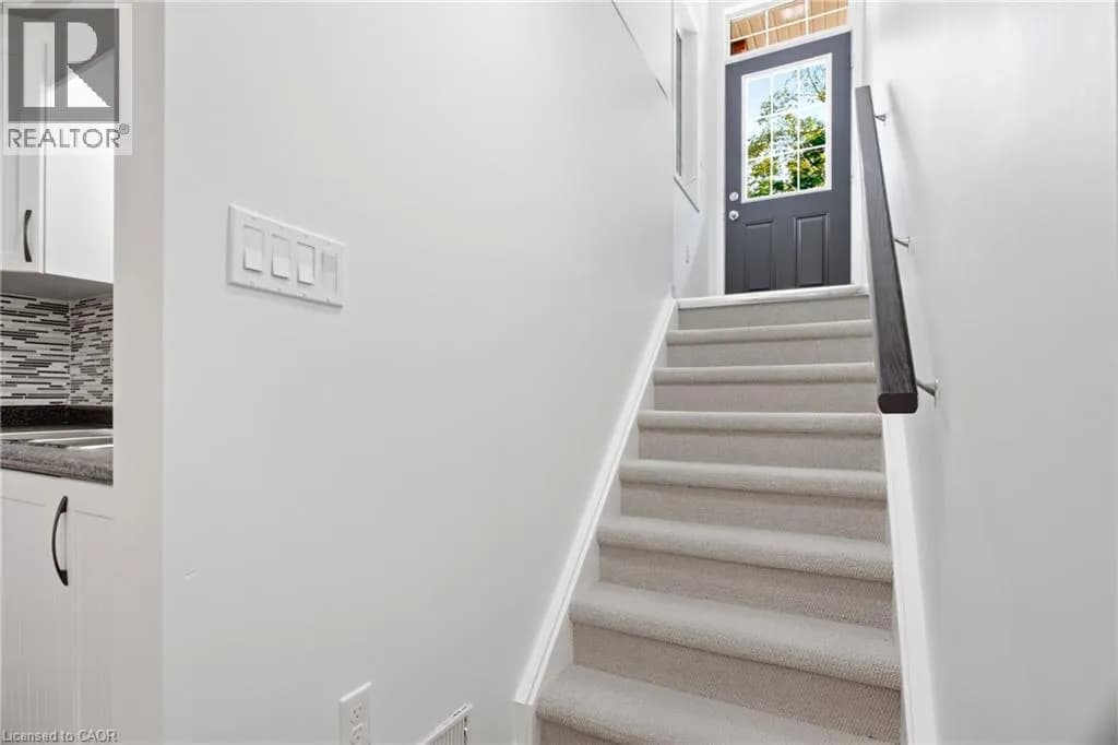 1941 OTTAWA Street S Unit# D11 — photo 4 of 31