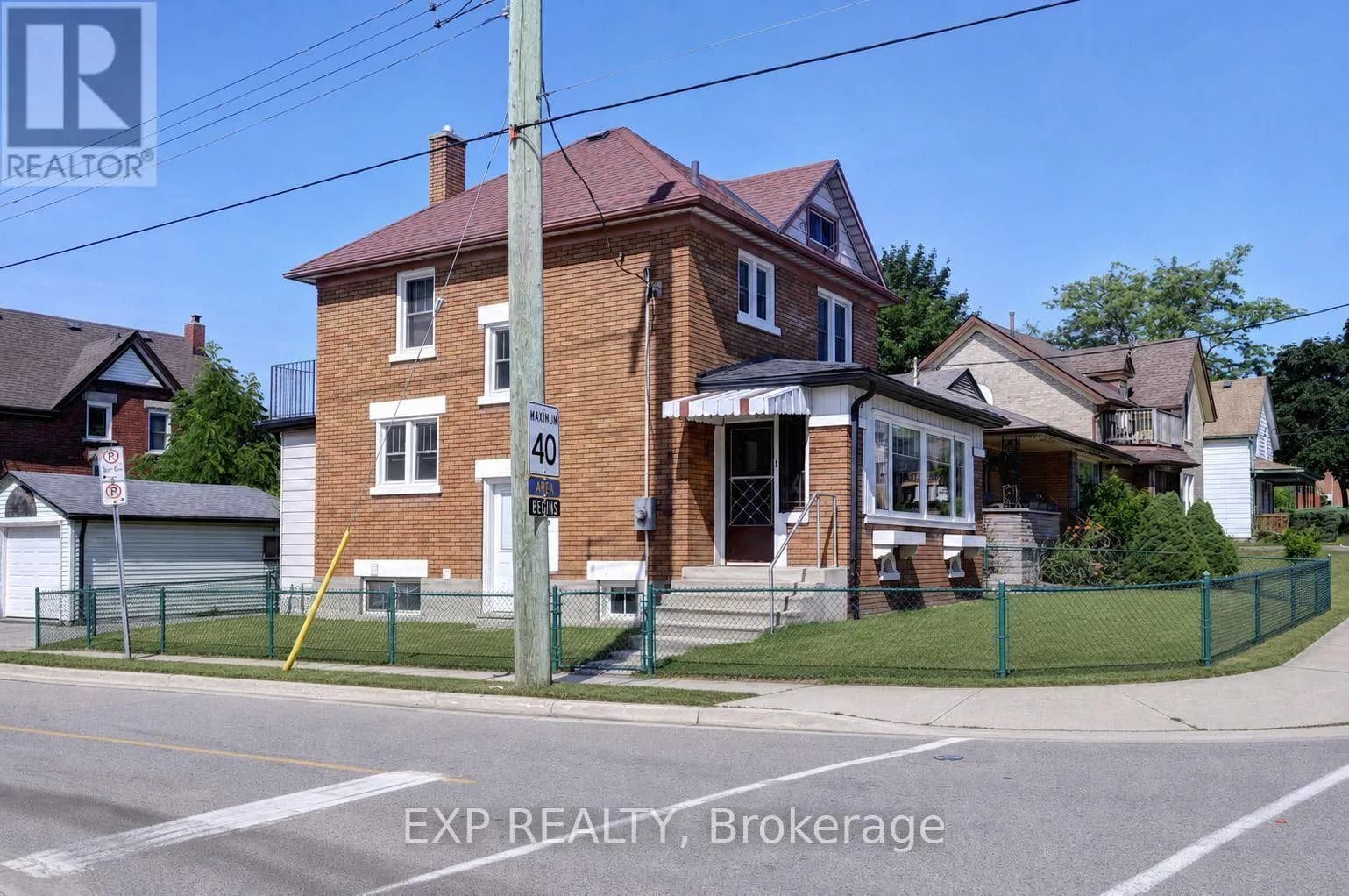 147 COURTLAND AVENUE E — photo 2 of 50