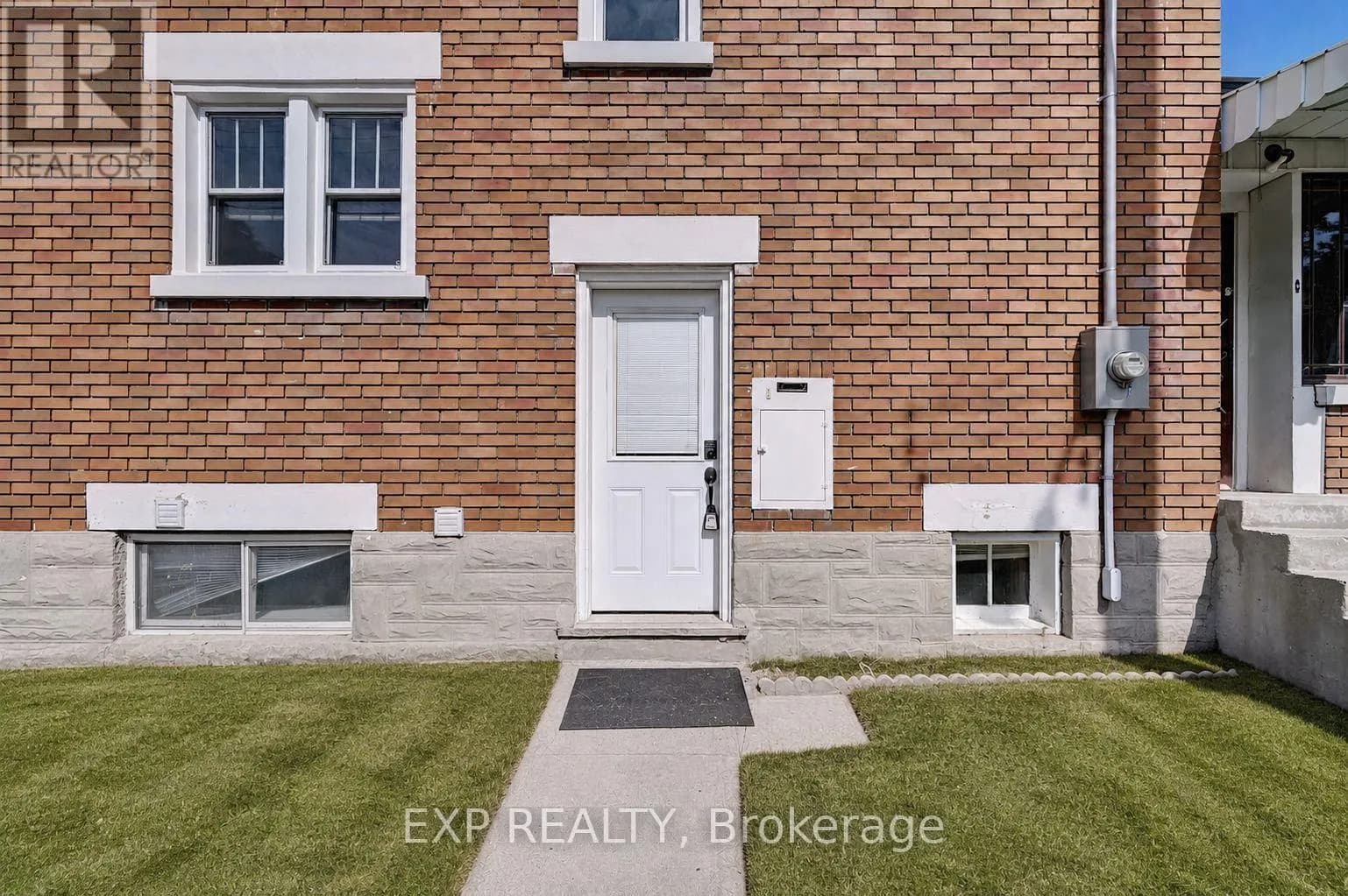 147 COURTLAND AVENUE E — photo 3 of 50