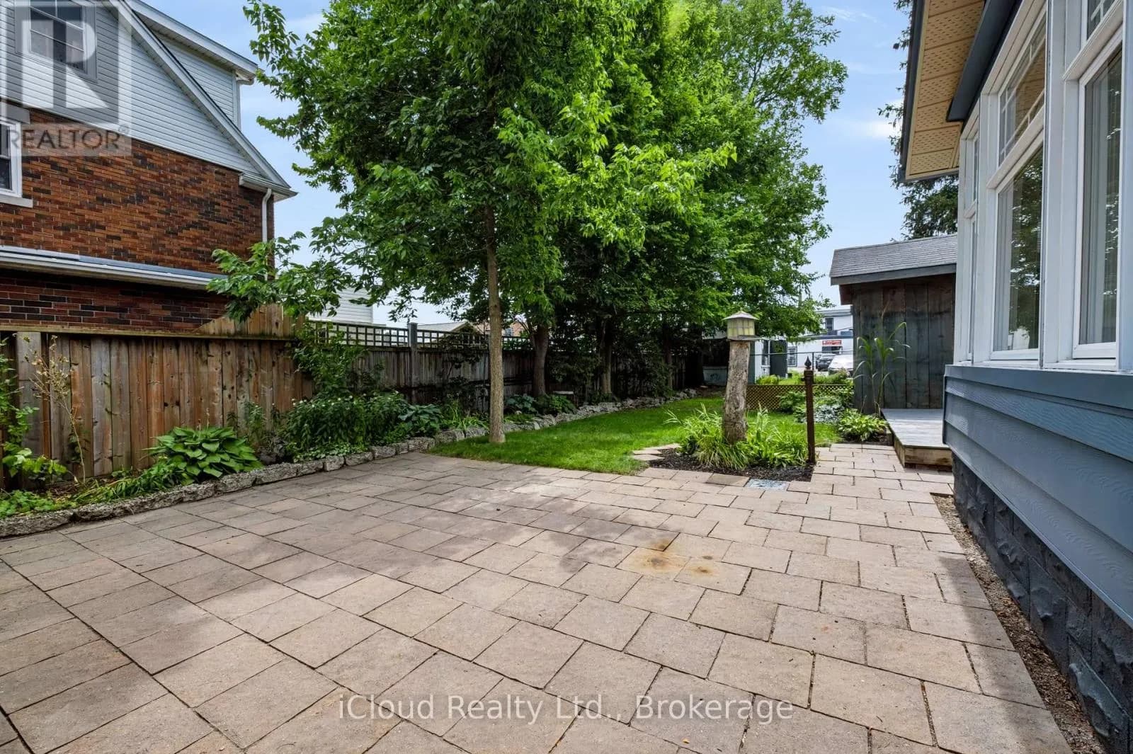 654 DUKE STREET — photo 4 of 40