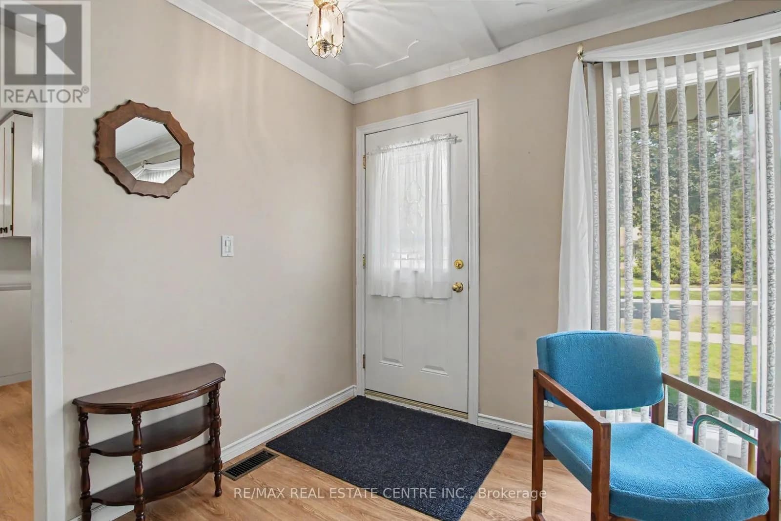 209 FRANKLIN STREET S — photo 5 of 37