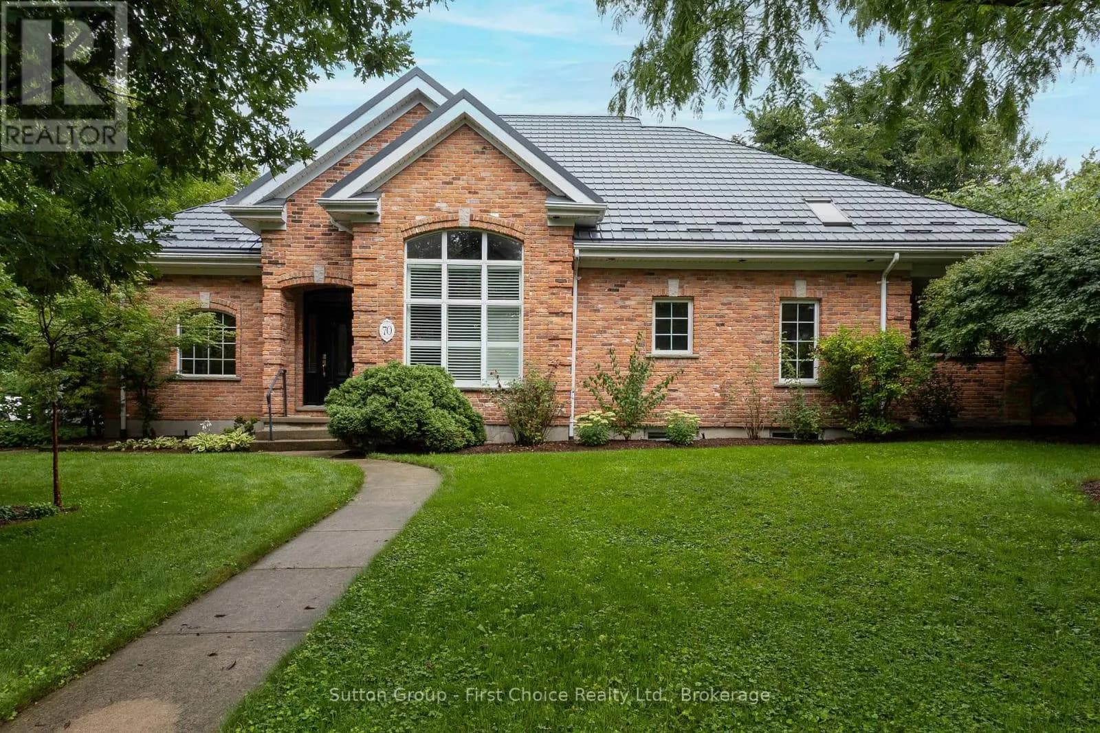 70 CRAWFORD STREET — photo 1 of 48
