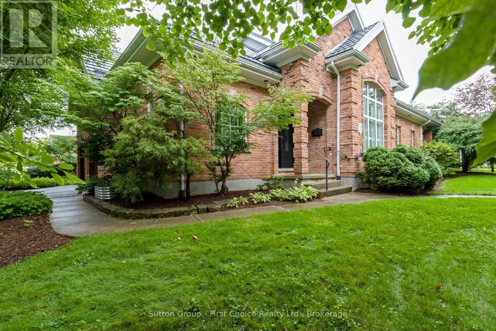 70 CRAWFORD STREET — photo 4 of 48