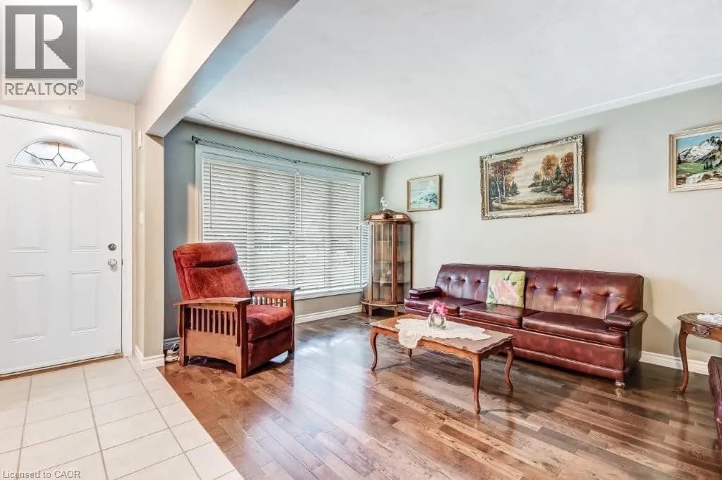 74 SCRIMGER Avenue — photo 4 of 29