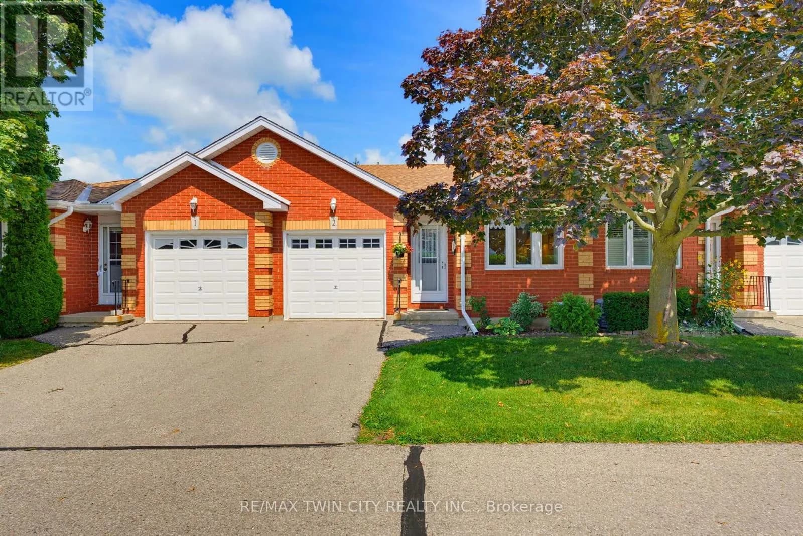 2 - 1 BUCHANAN CRESCENT — photo 4 of 30