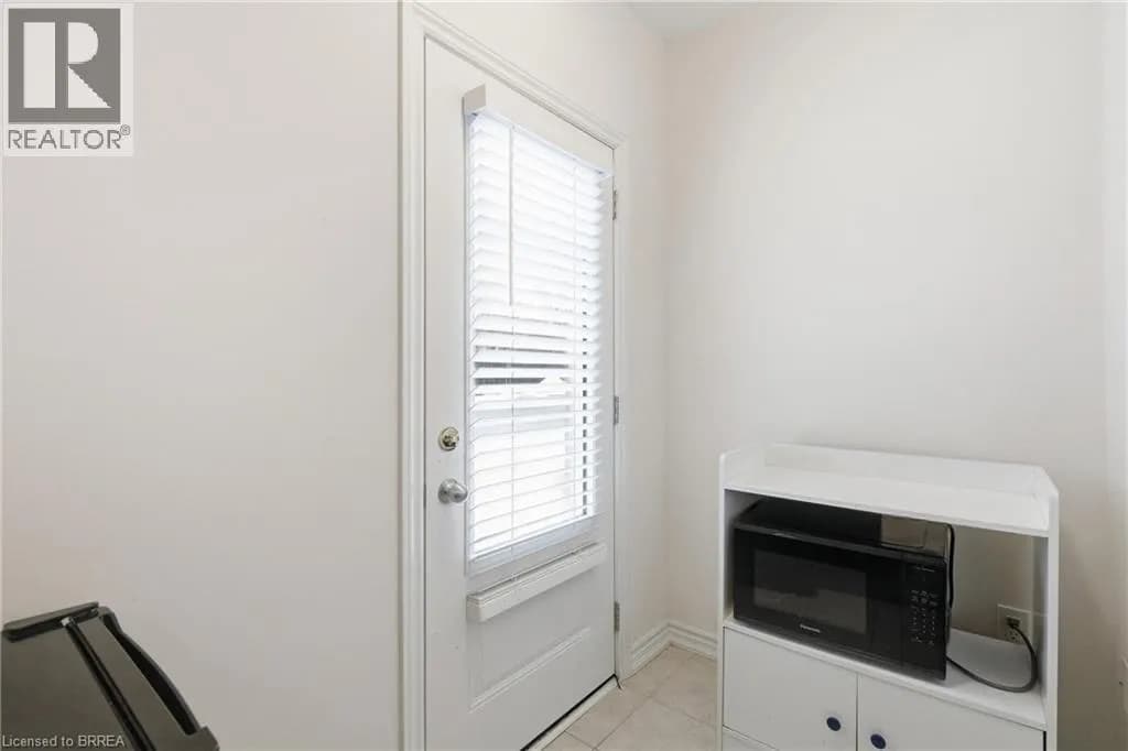 68 FIRST Street Unit# 3 — photo 4 of 26