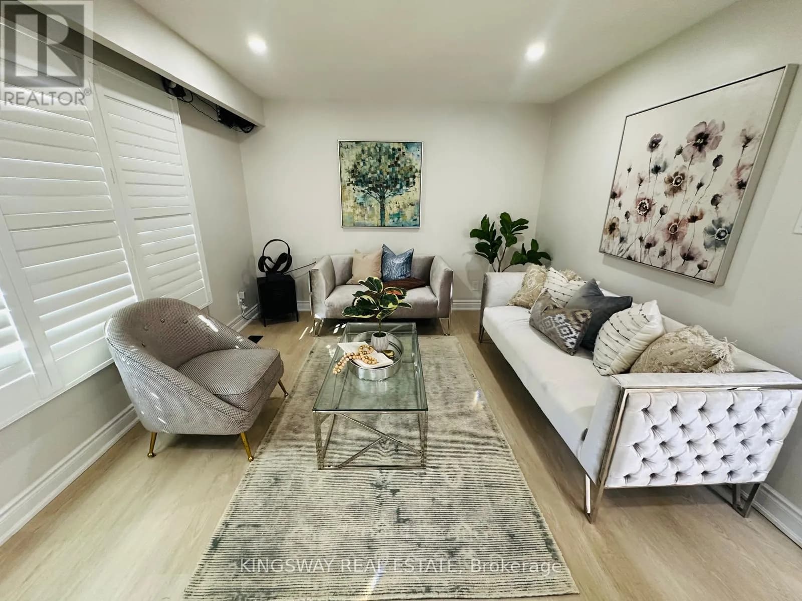 35 SILVER ASPEN CRESCENT — photo 4 of 36