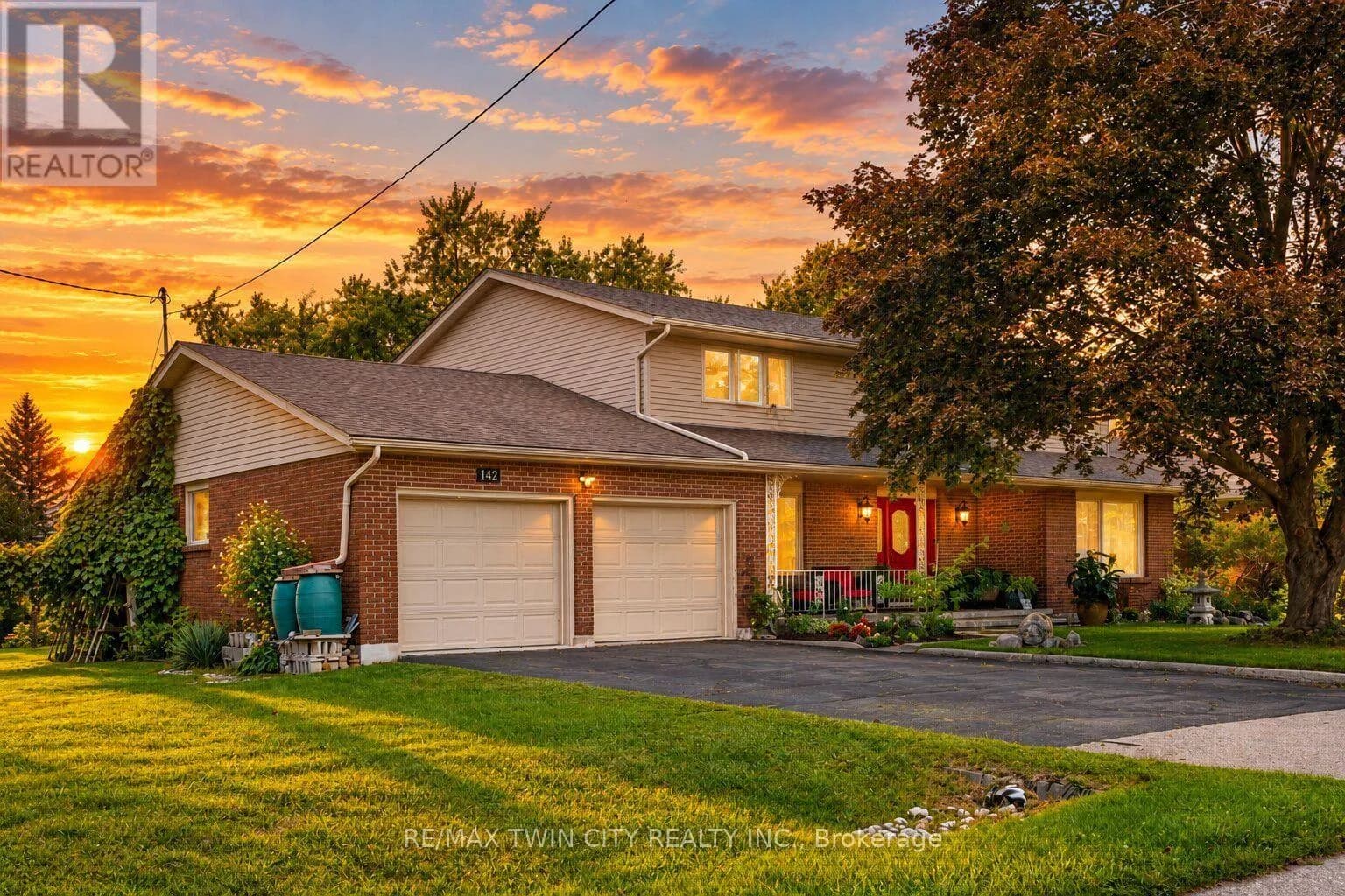 142 CARSON DRIVE — photo 1 of 34