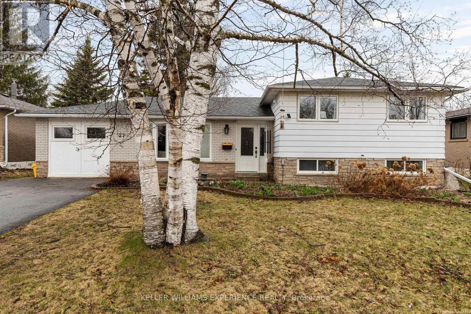 27 RUSTIC CRESCENT — photo 1 of 27