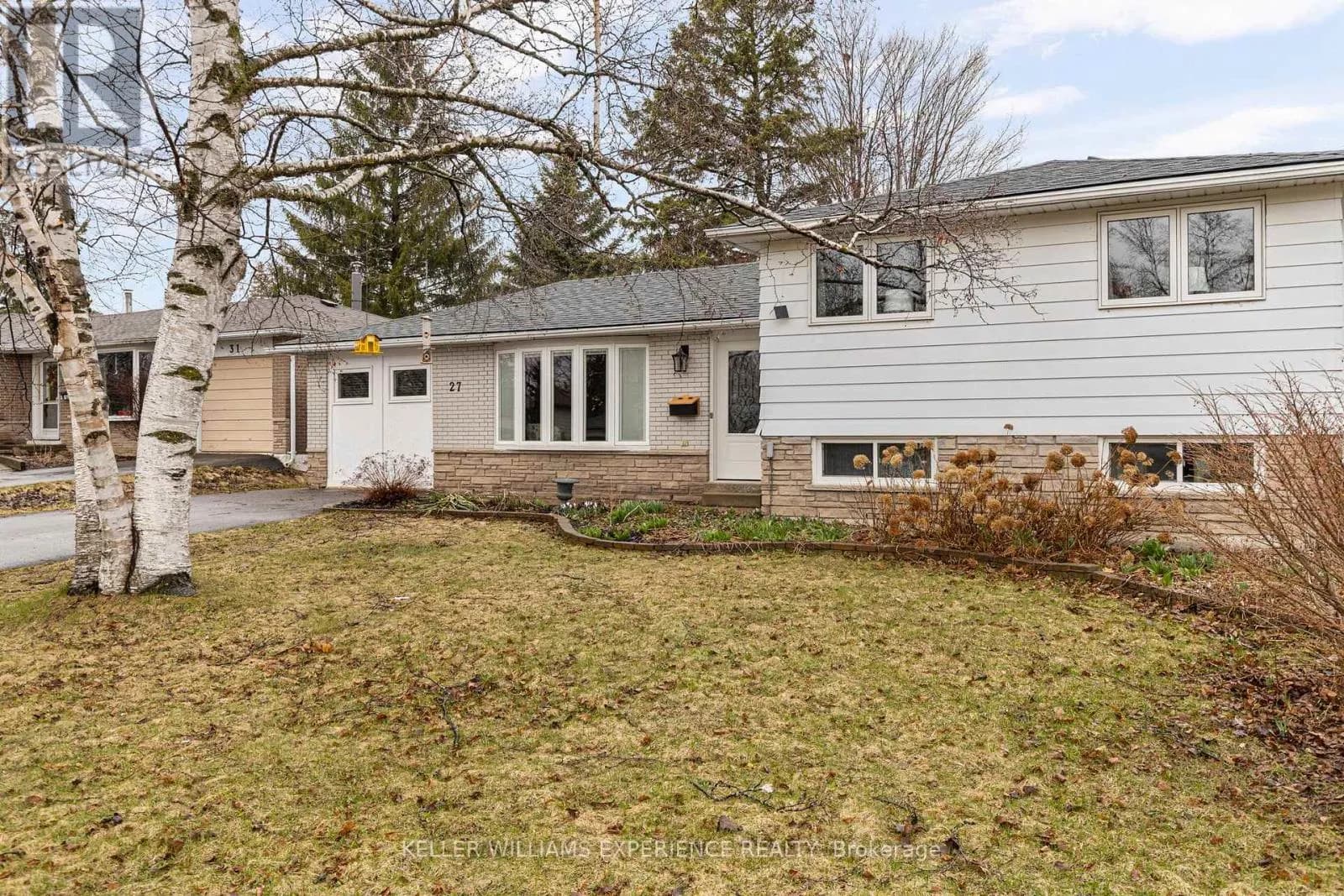 27 RUSTIC CRESCENT — photo 2 of 27
