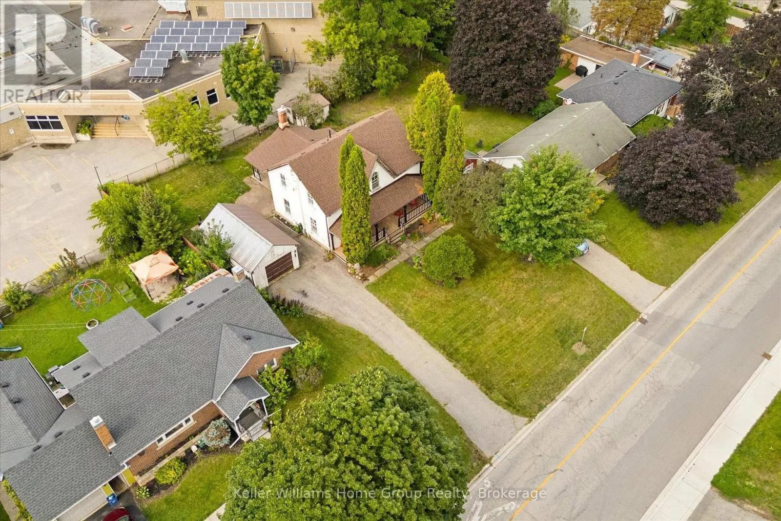 339 GARAFRAXA STREET E — photo 2 of 27
