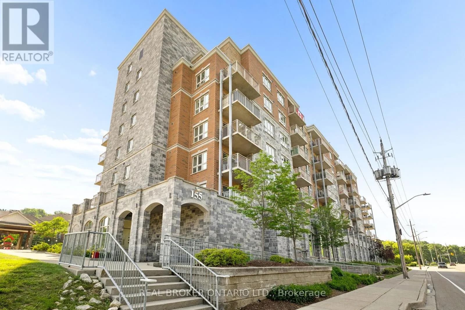 211 - 155 WATER STREET S — photo 1 of 32
