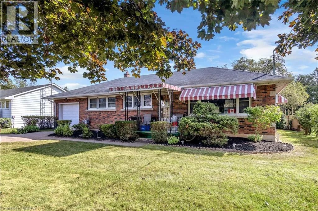 7 WILLOWDALE Street — photo 1 of 43