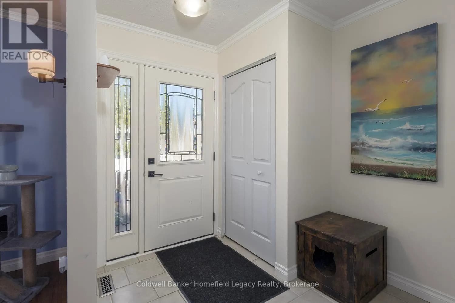 185 MAPLE AVENUE — photo 4 of 39