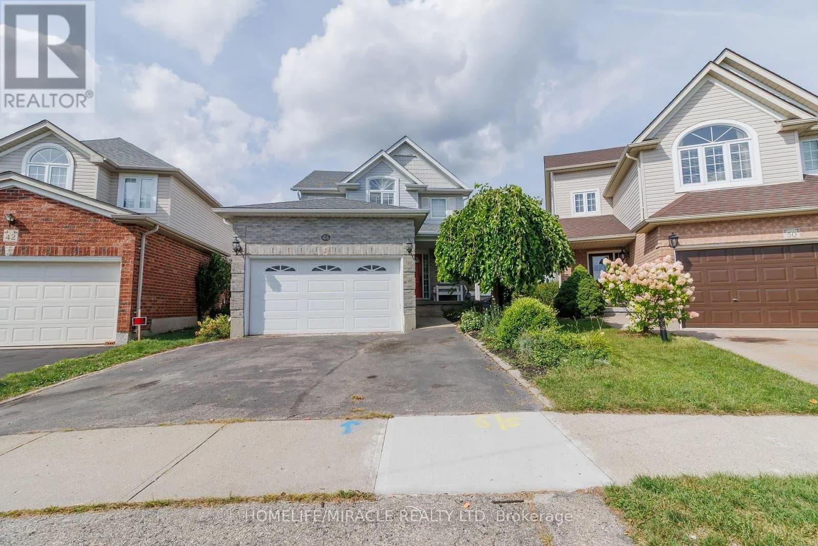 46 HEATHERWOOD PLACE — photo 2 of 40