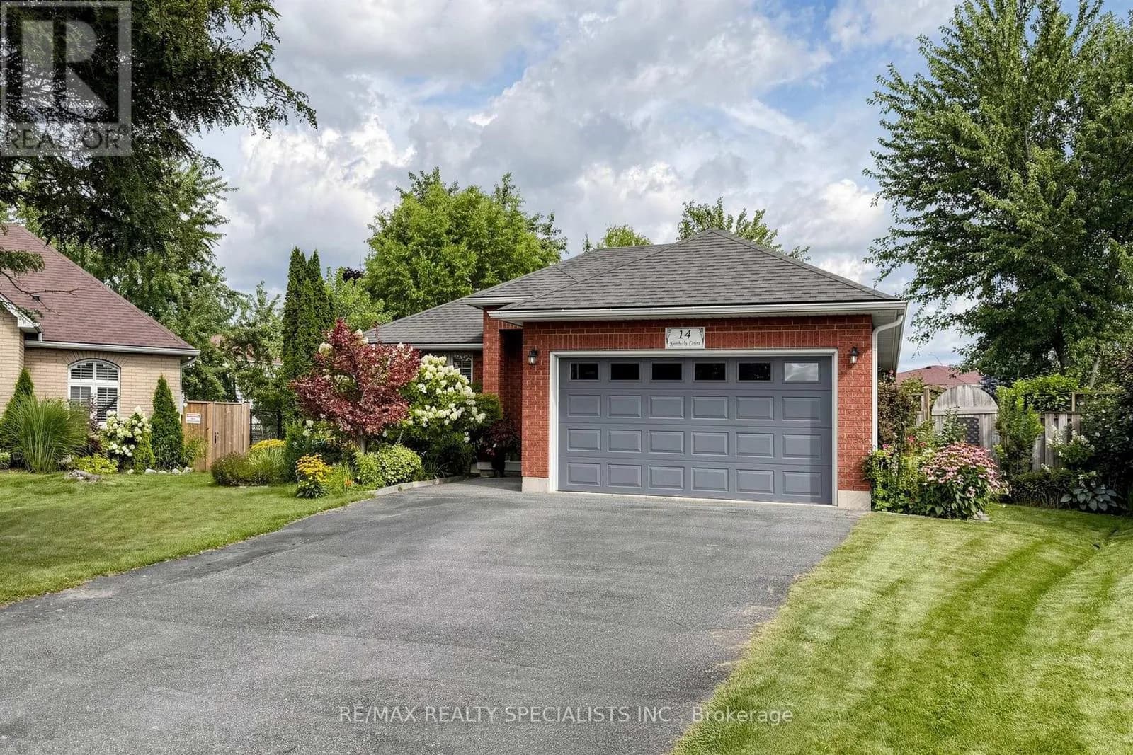 14 KIMBERLY COURT — photo 2 of 35