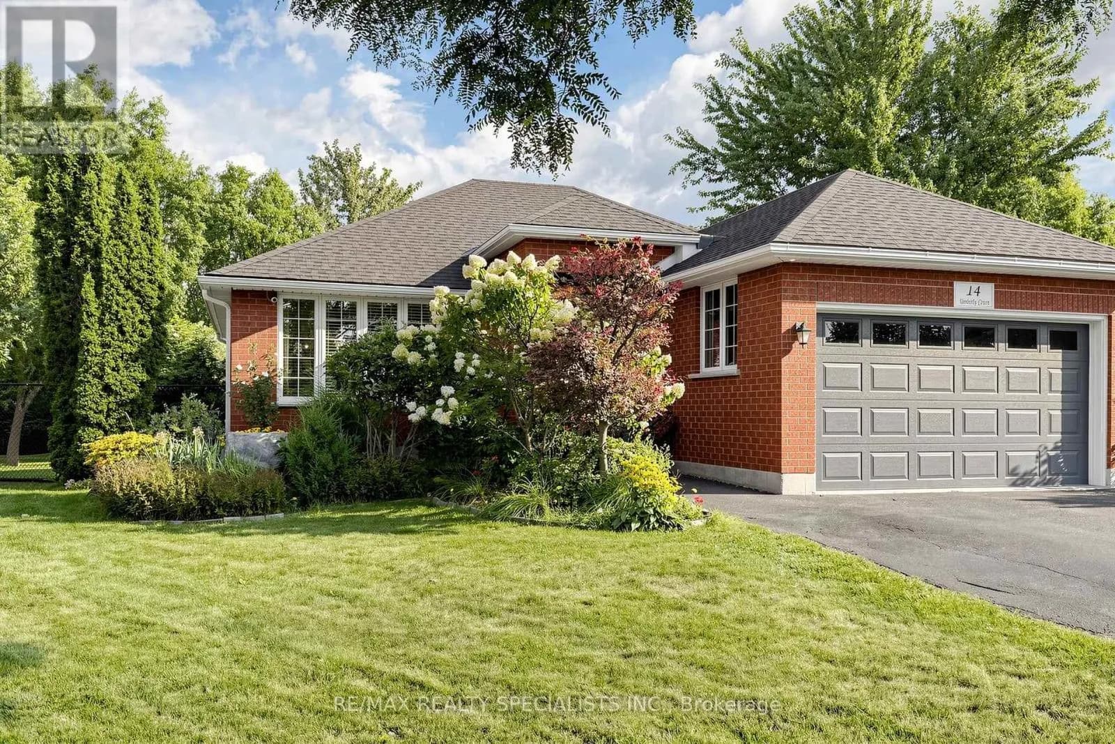 14 KIMBERLY COURT — photo 3 of 35