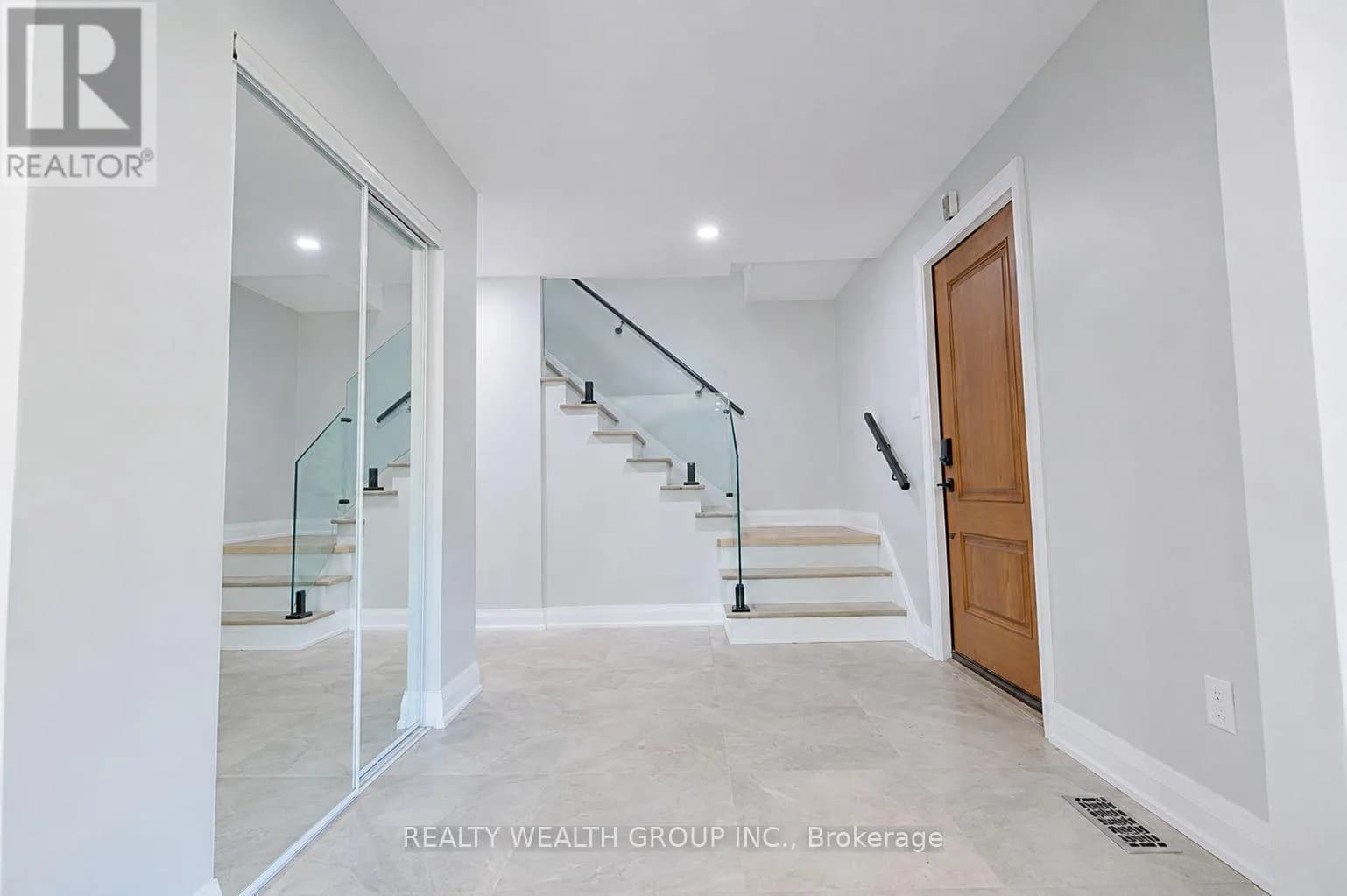 264 SHAKESPEARE DRIVE — photo 2 of 33