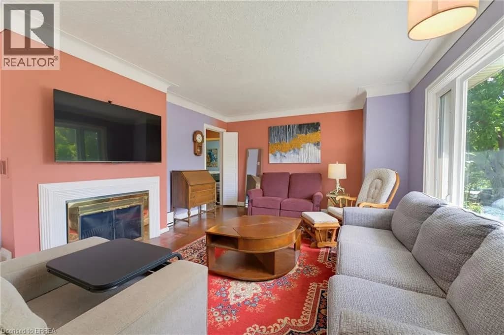 36 SLATER Street — photo 4 of 26