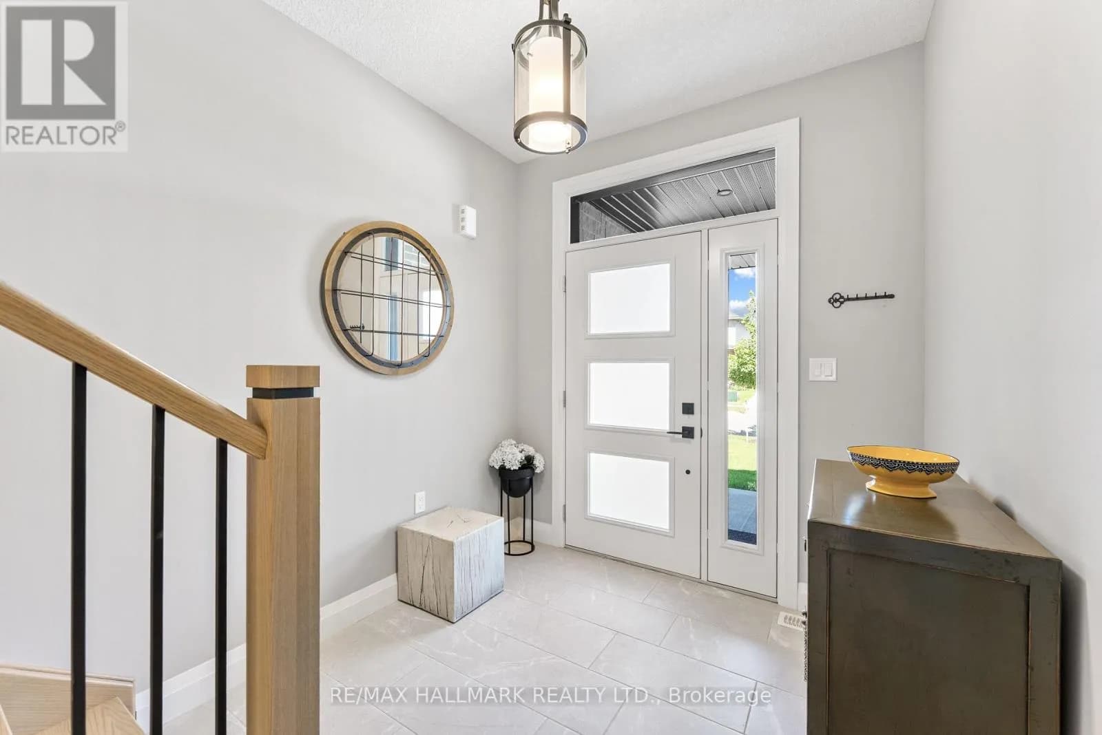 77 REA DRIVE — photo 3 of 47