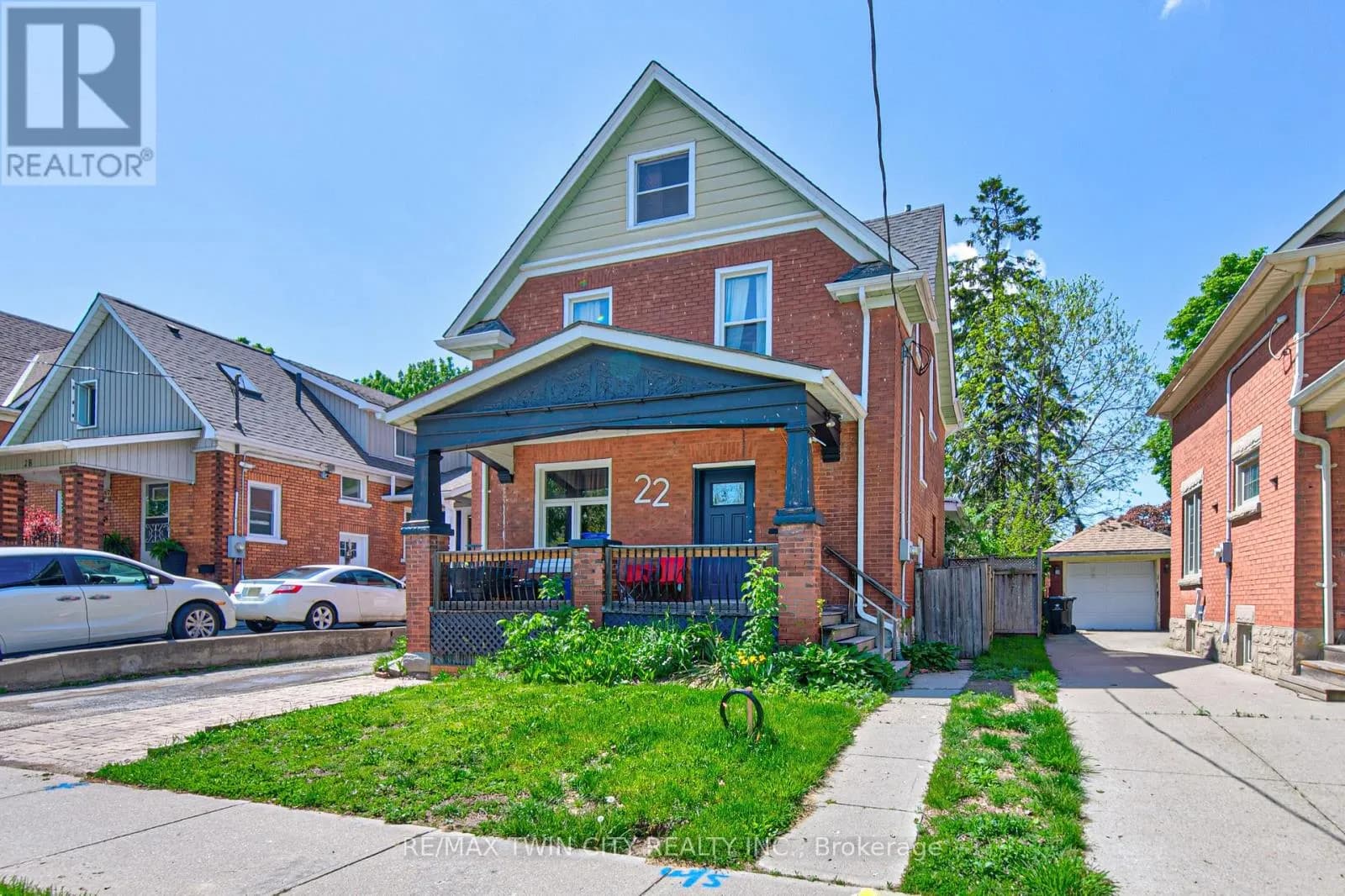 22 HERLAN AVENUE — photo 3 of 38