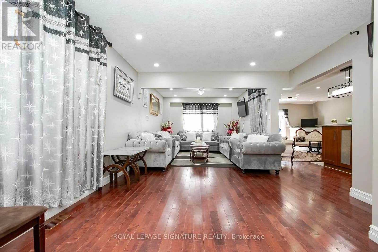 107 GLENCLIFFE COURT — photo 3 of 50