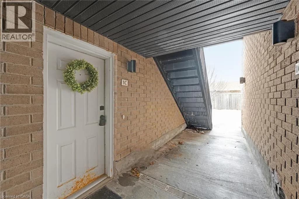 185 WINDALE Crescent Unit# 1C — photo 3 of 15