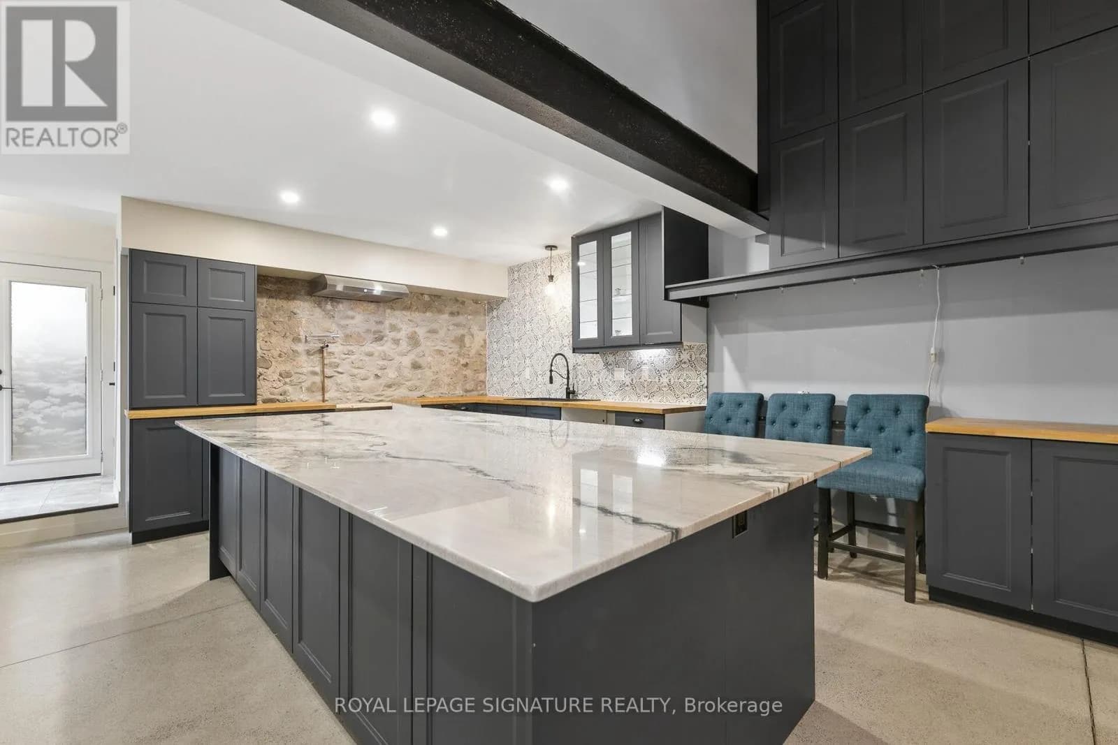 24 DAVIDSON STREET — photo 5 of 24