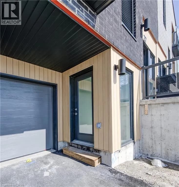 27 URBANE Boulevard — photo 3 of 32