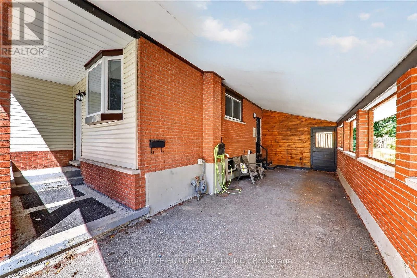 7 CARDILL CRESCENT — photo 4 of 32