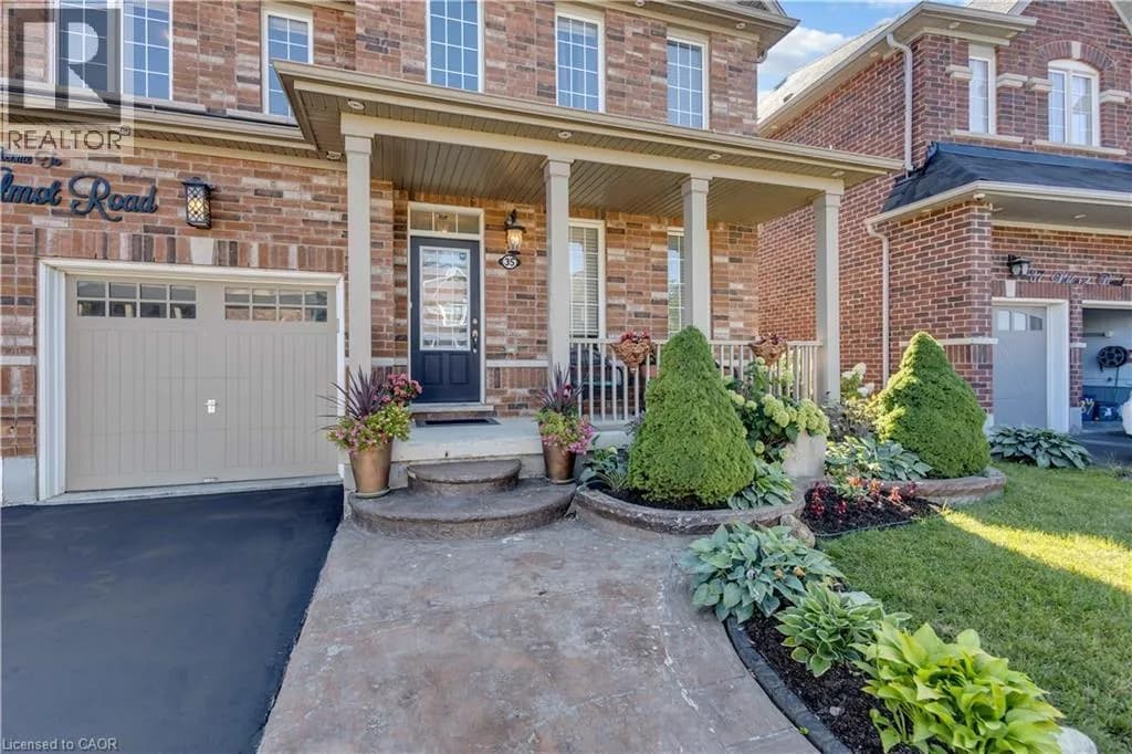 35 WILMOT Road — photo 4 of 50
