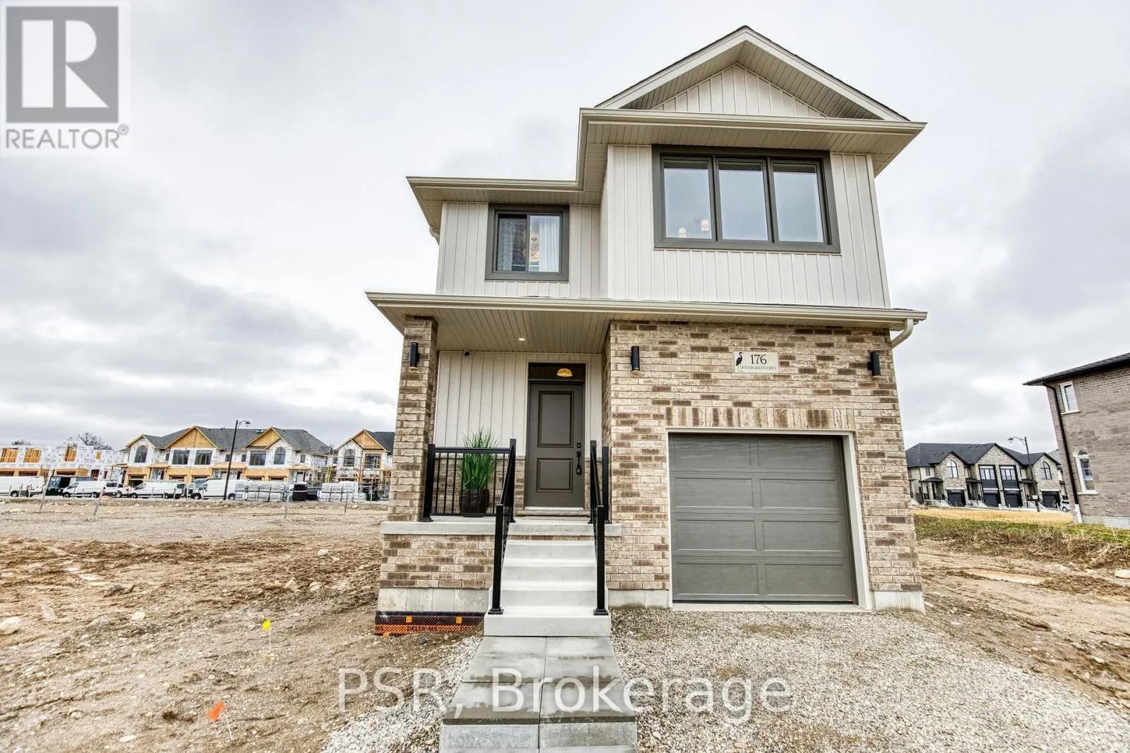 200 RIVERGREEN CRESCENT — photo 1 of 47