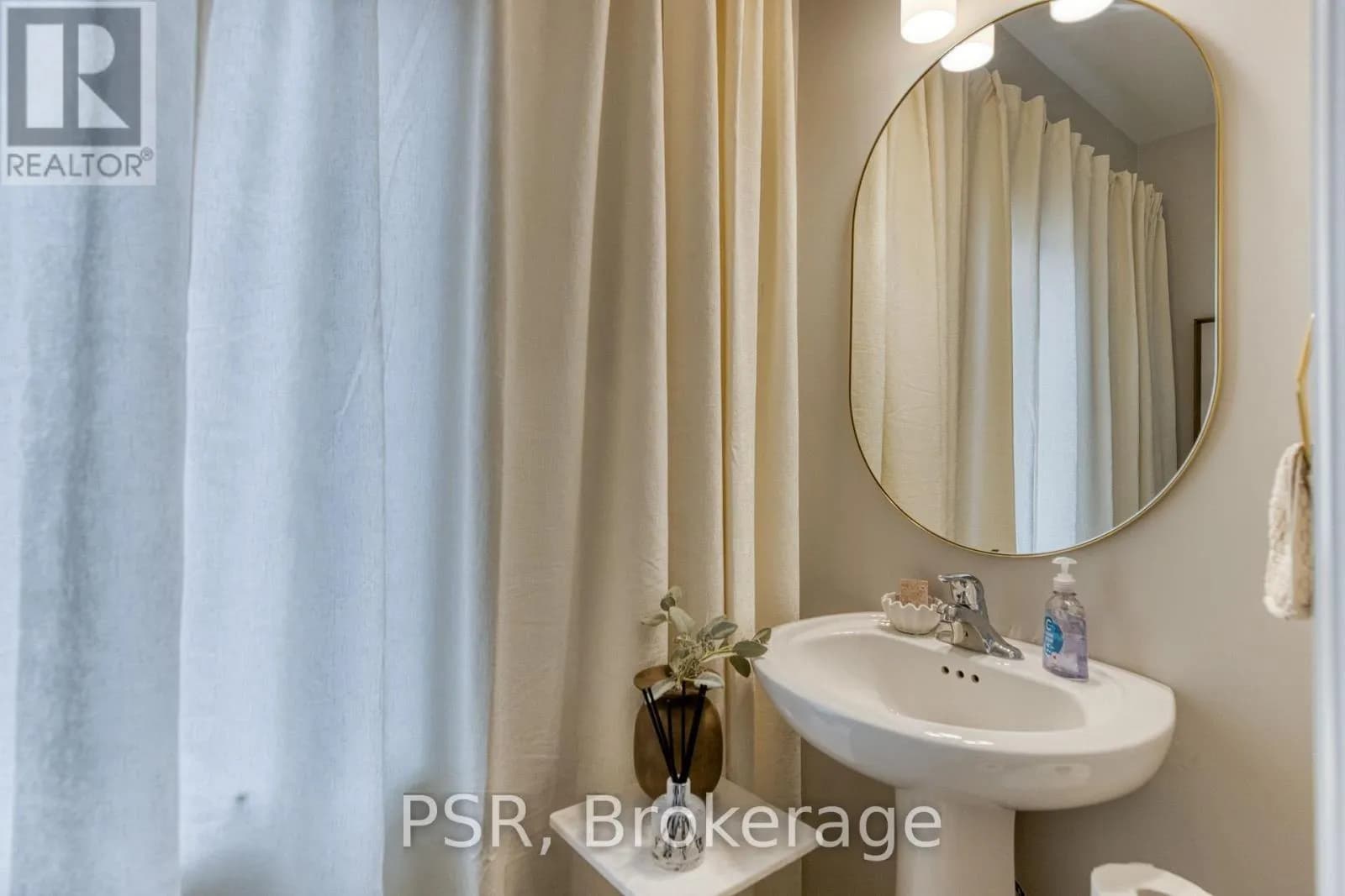 200 RIVERGREEN CRESCENT — photo 4 of 47