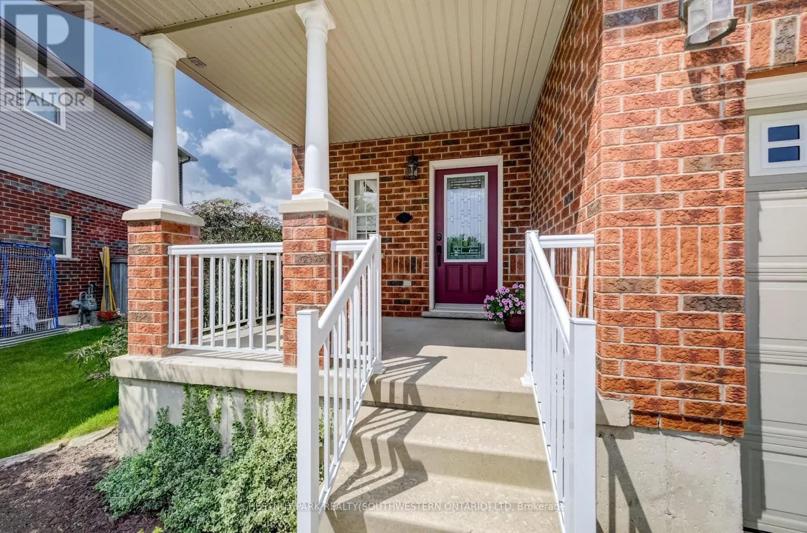 64 KROPF DRIVE — photo 2 of 33