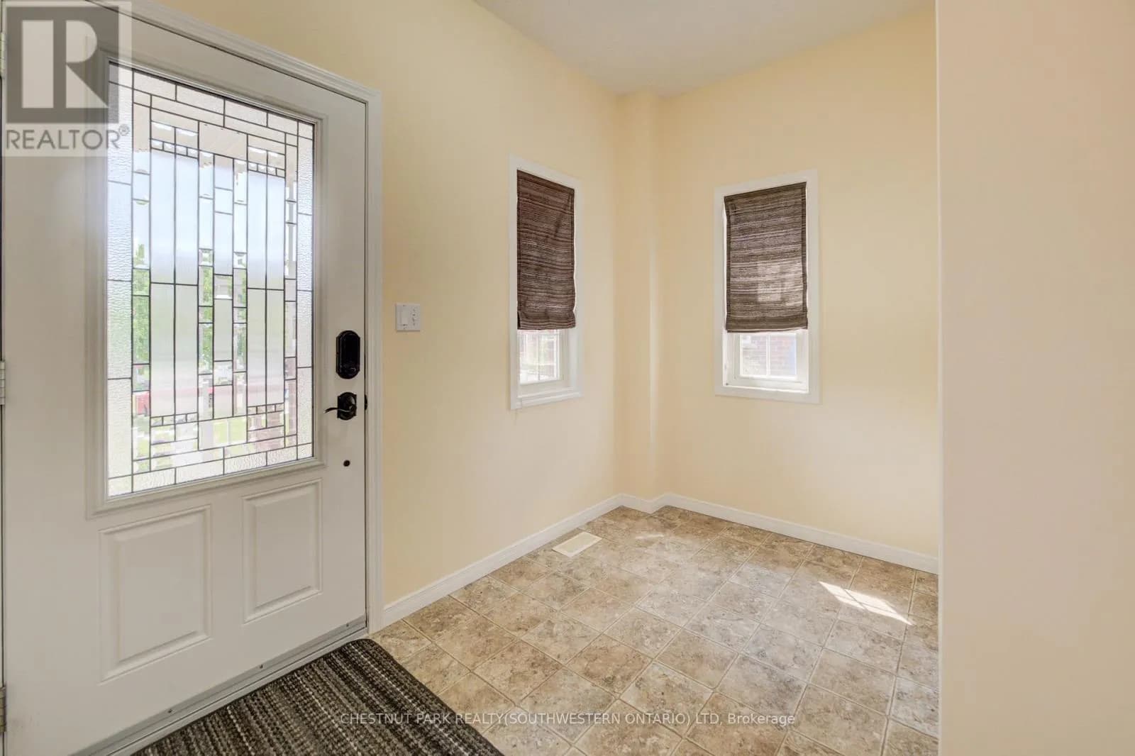 64 KROPF DRIVE — photo 4 of 33