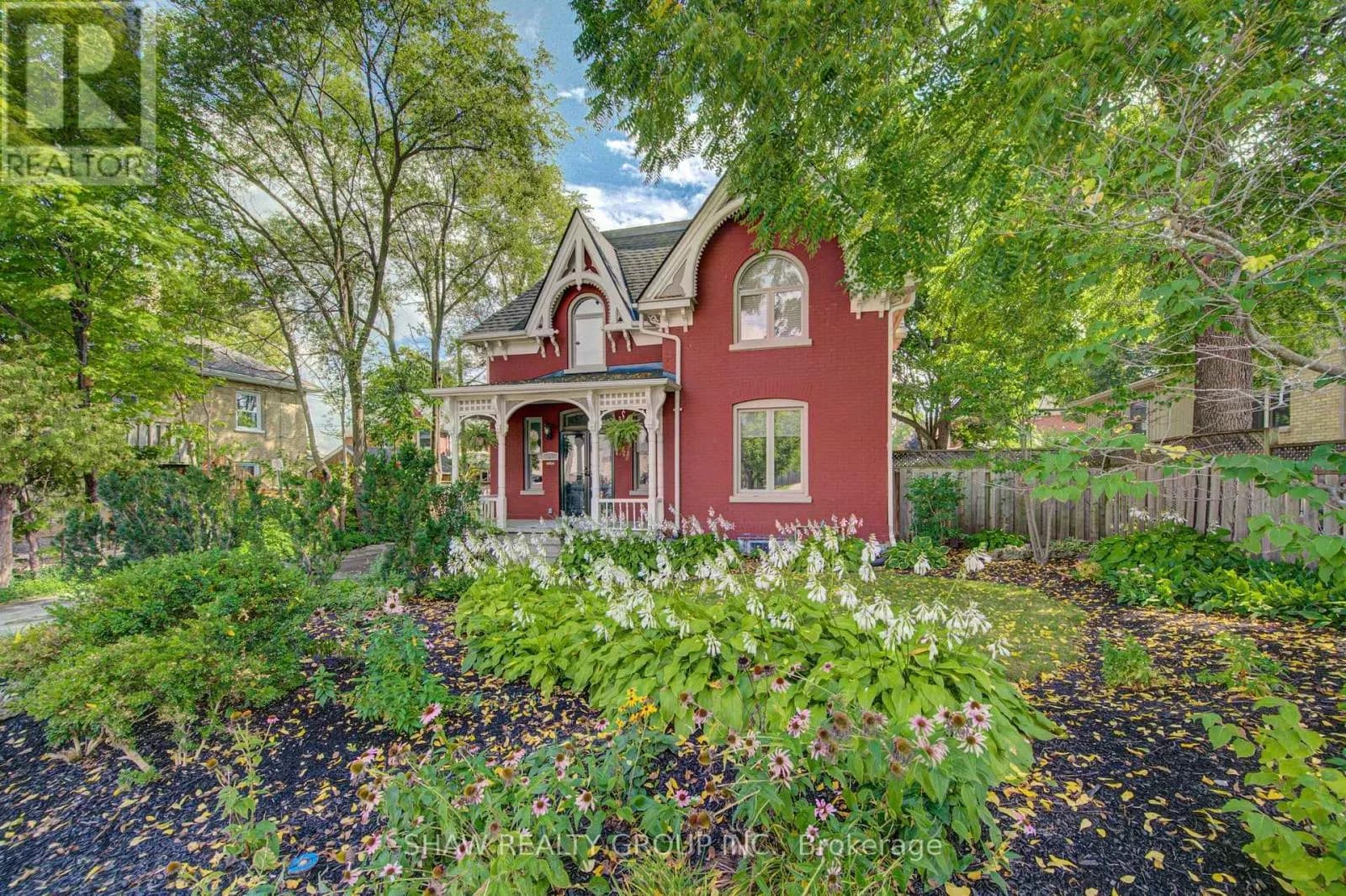 15 GILHOLM AVENUE — photo 5 of 49