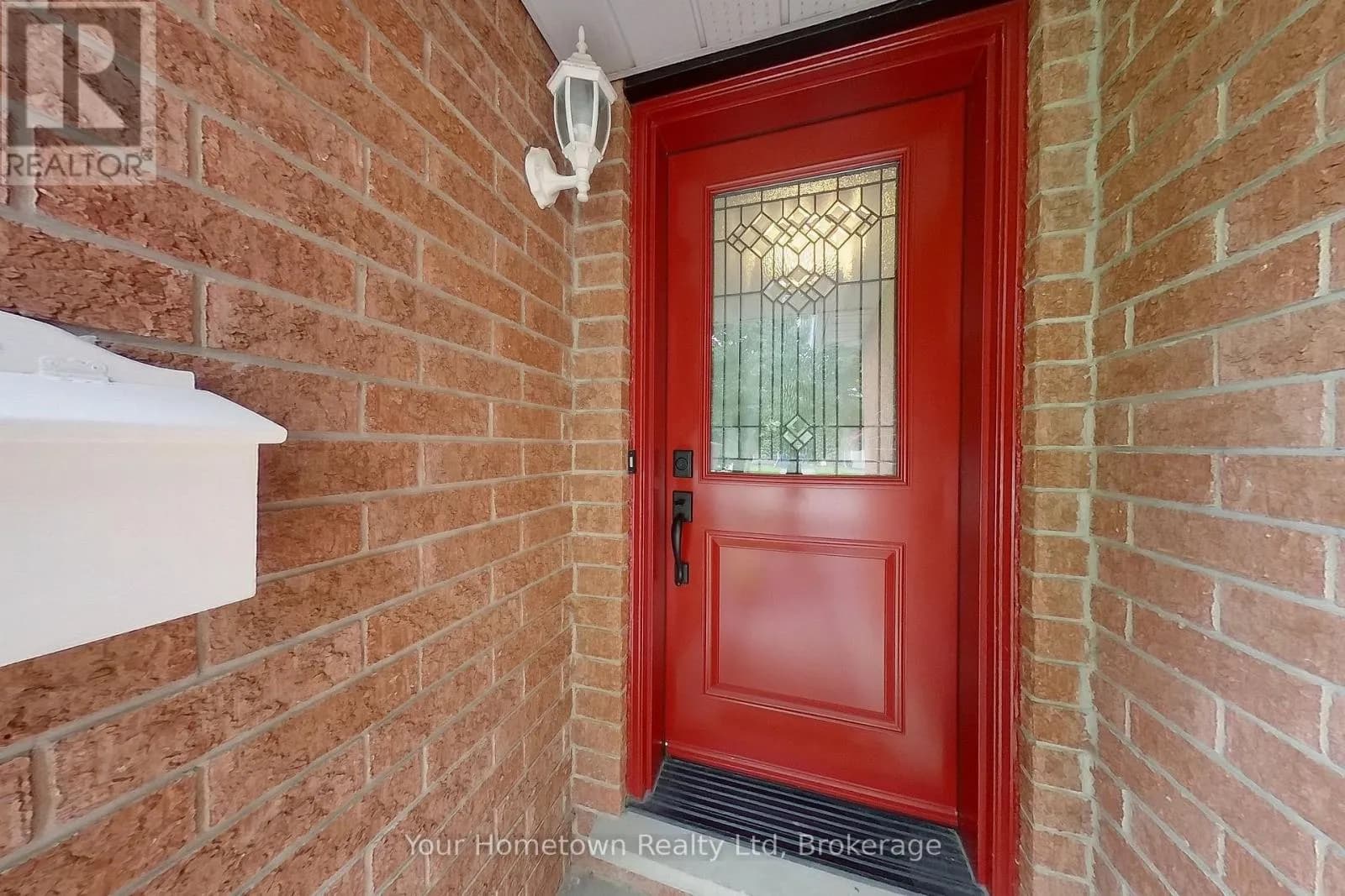 428 FLANNERY DRIVE — photo 3 of 46