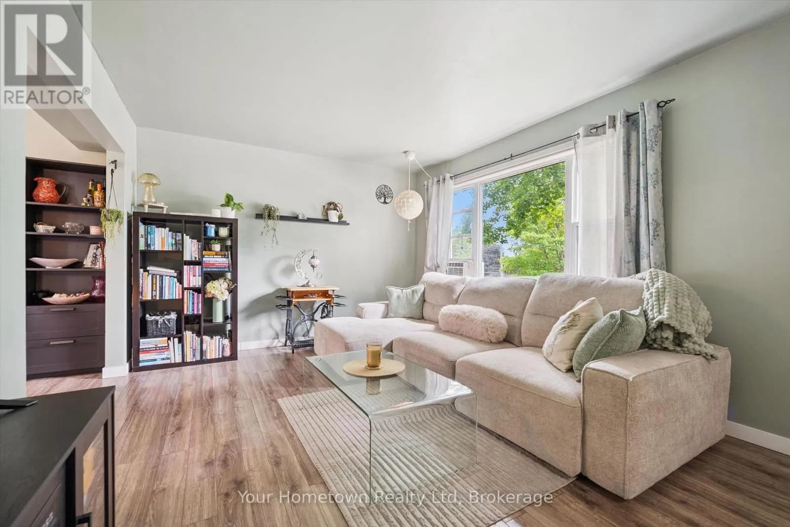 497 ST PATRICK STREET E — photo 4 of 36