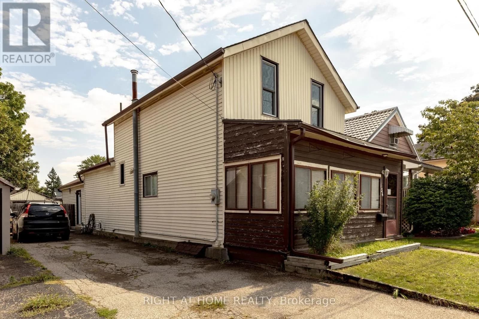 134 CATHARINE AVENUE — photo 3 of 41