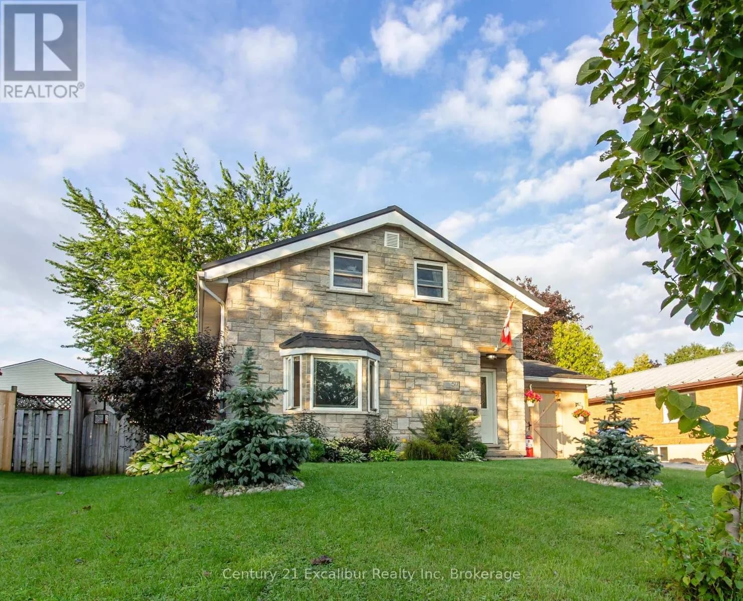 517 SHORTREED AVENUE — photo 1 of 15