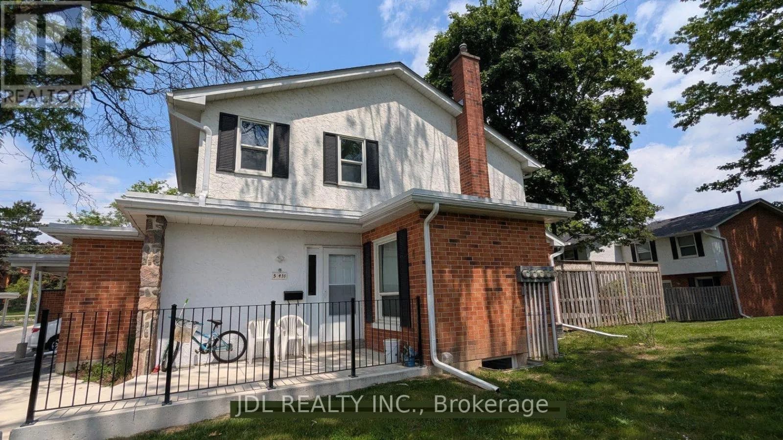 5 - 431 KEATS WAY — photo 4 of 15