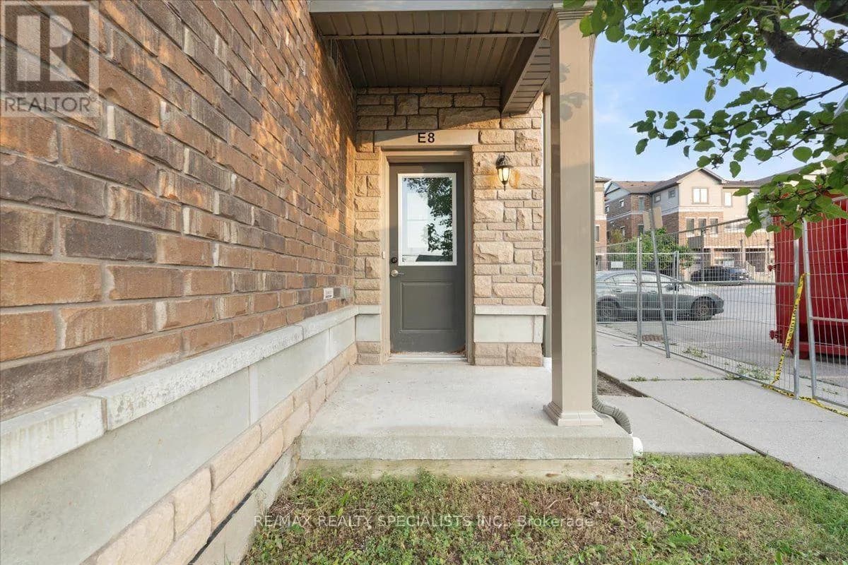 E8 - 70 WILLOWRUN DRIVE — photo 3 of 44