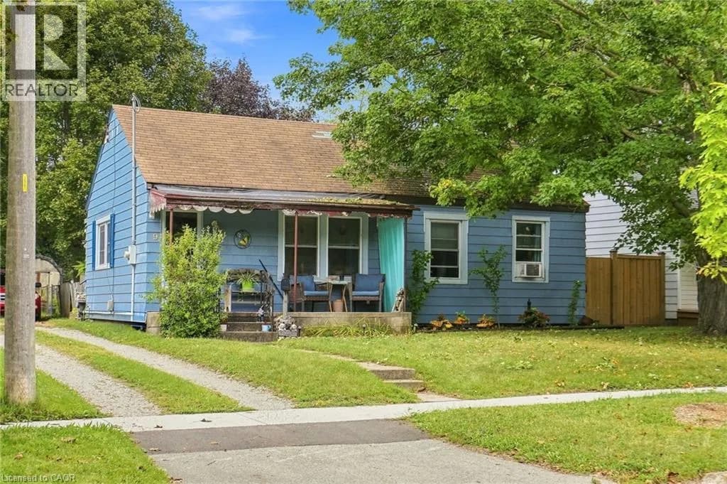 9 LANCASTER Avenue — photo 2 of 24
