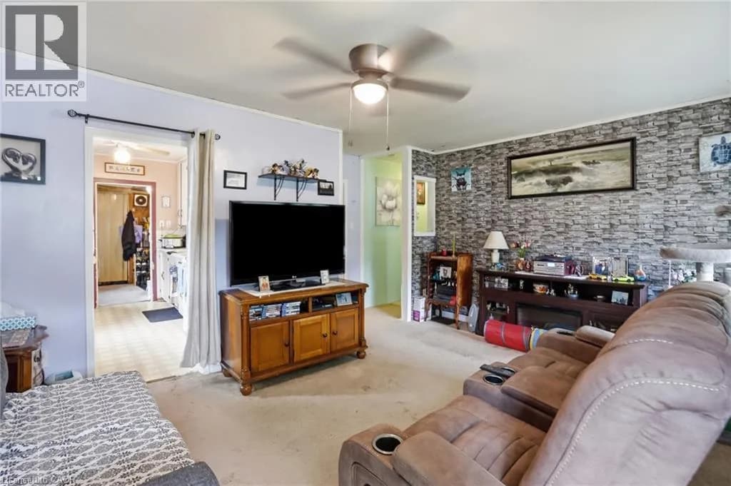 9 LANCASTER Avenue — photo 5 of 24