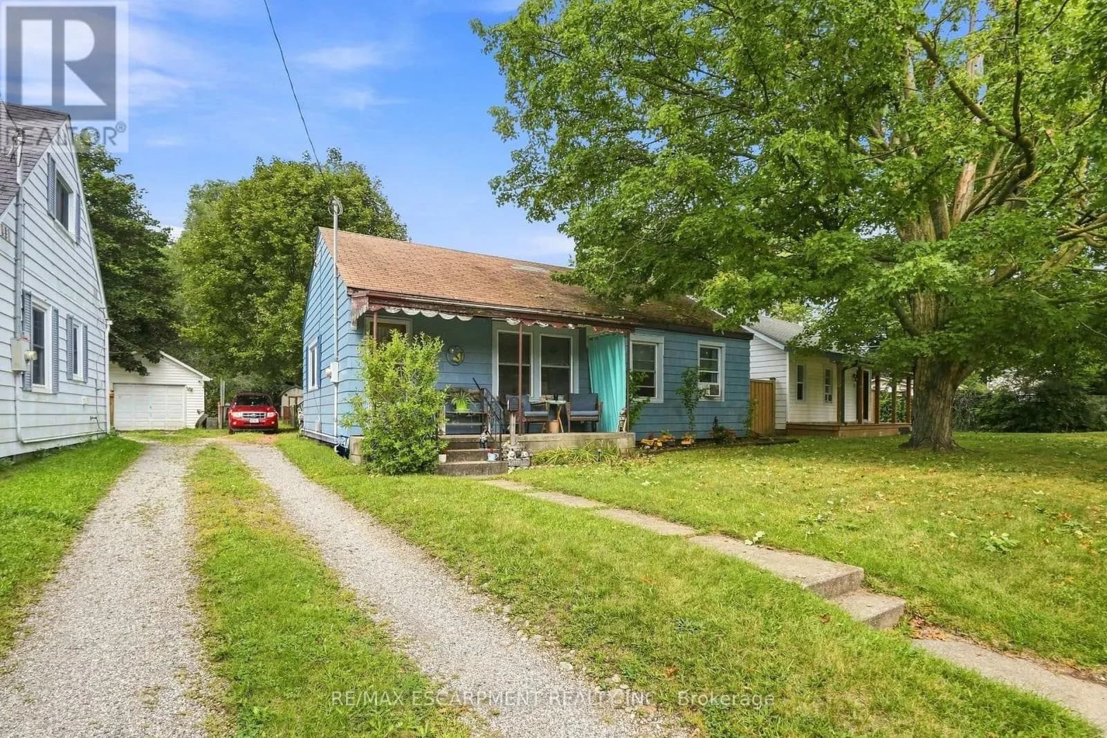 9 LANCASTER AVENUE — photo 3 of 24
