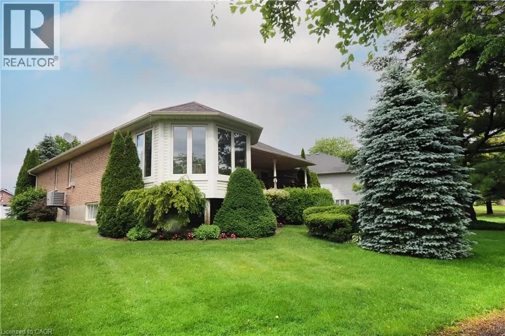 137 FOXBORO Drive — photo 4 of 49