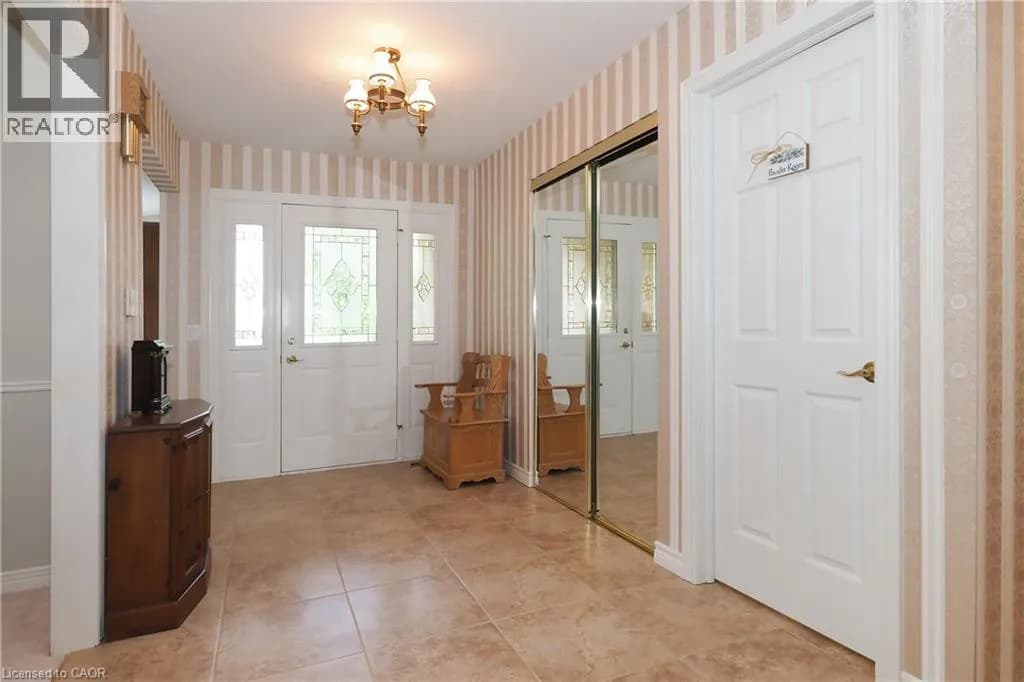 137 FOXBORO Drive — photo 5 of 49