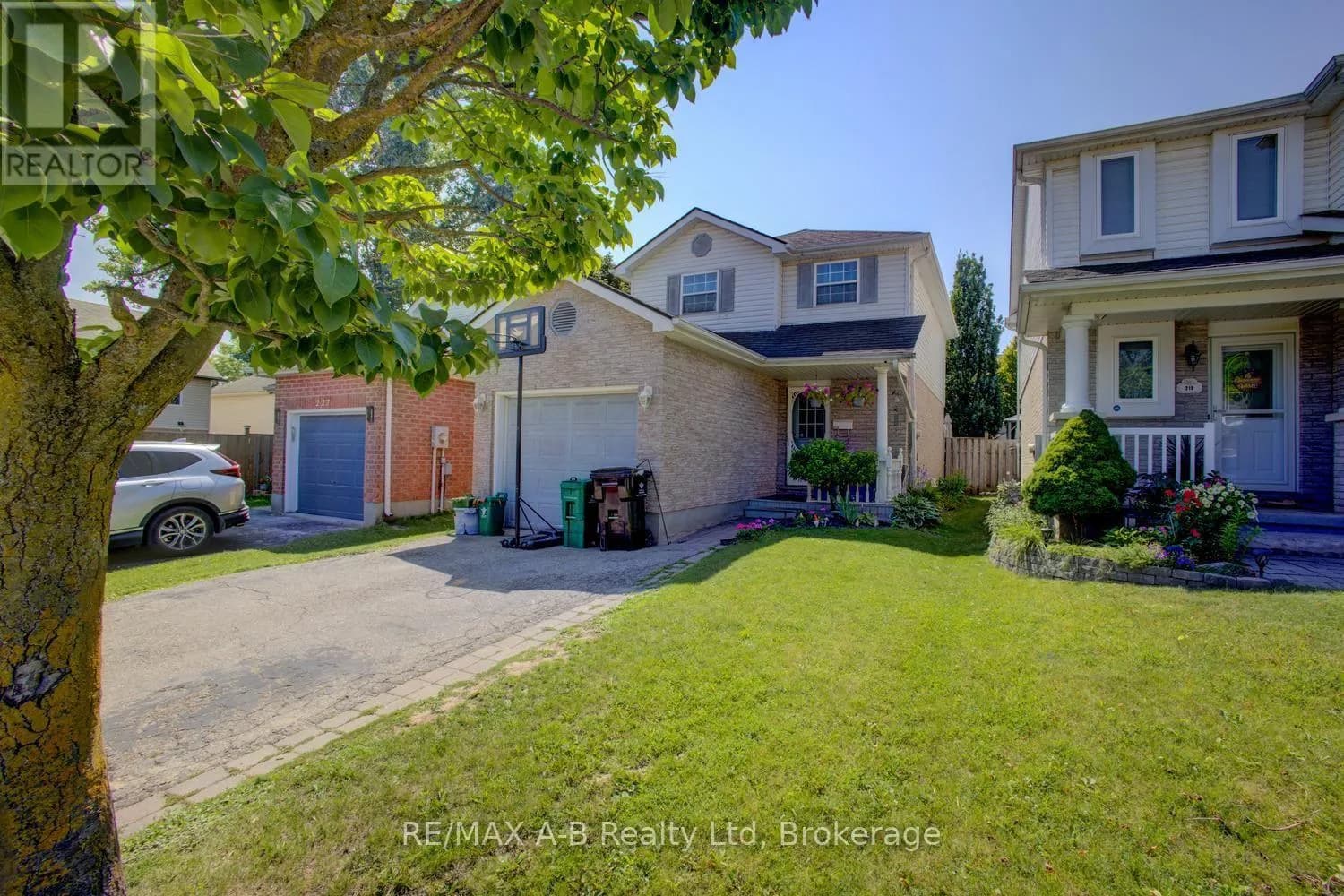 223 MELRAN DRIVE — photo 1 of 13